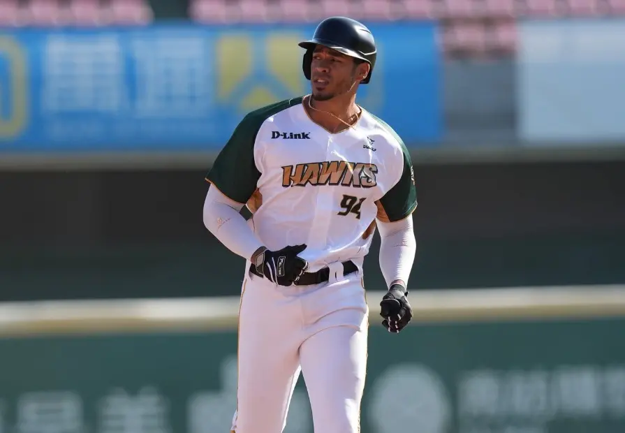 ▲台鋼洋砲魔鷹在春訓練習賽連續3場開轟炸裂，展現超恐怖怪力。（圖／取自台鋼臉書粉專）