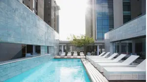 中國遊客在酒店泳池溺斃！大馬法院判決出爐　五星級酒店需賠償
