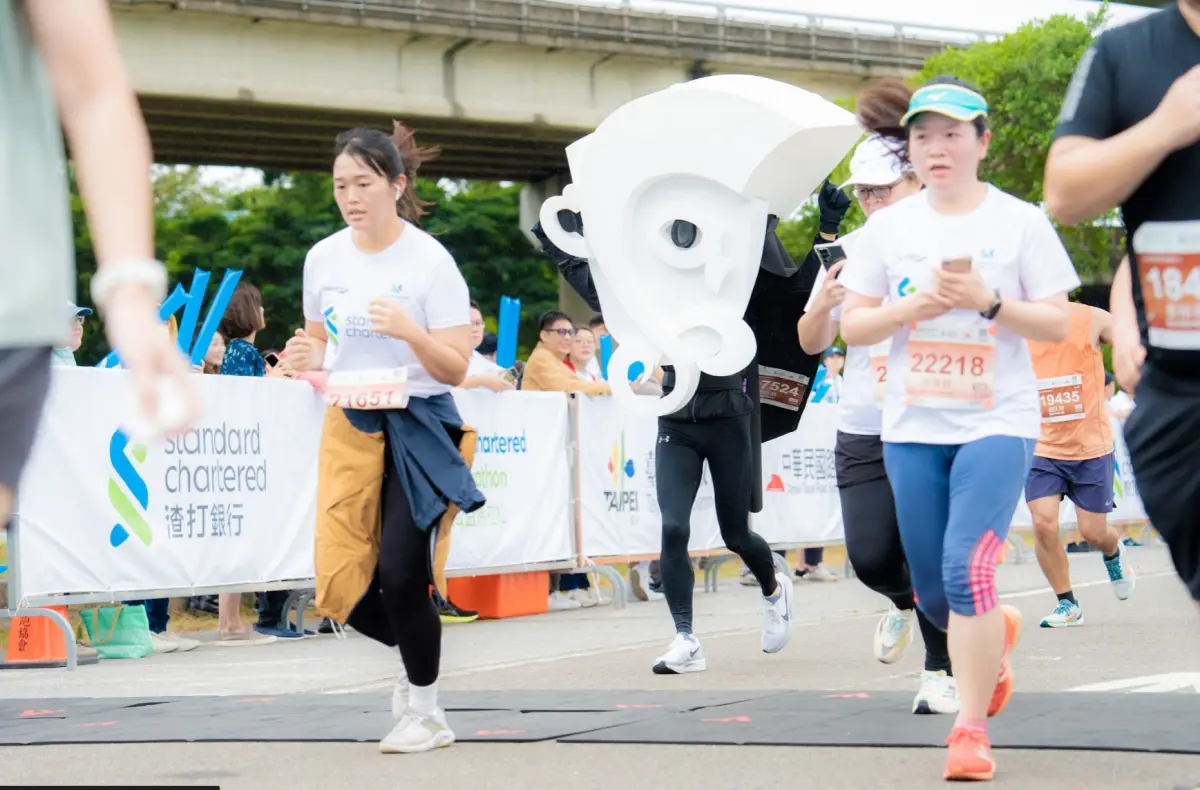 ▲渣打臺北公益馬拉松3K賽事，吸引跑友以趣味方式參與。（圖／渣打馬大會提供）