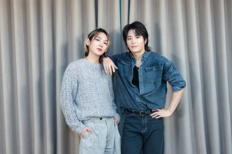 ▲金相均（右）受訪提到因為參加健身活動，從60公斤胖至80公斤，喊話要減肥「減到跟KENTA（髙田健太）一樣」才行。（圖／ON INN ASIA）