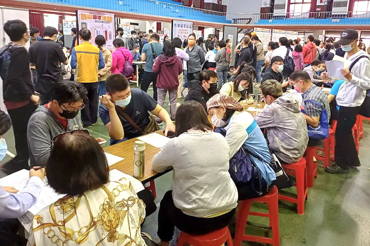 ▲農曆年後是轉職高峰。（圖／高雄市政府勞工局提供）