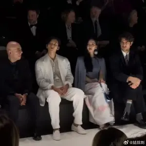 ▲劉詩詩、池昌旭受邀出席米蘭時裝周,夢幻同框引爆討論度。(圖/微博) ▲劉詩詩、池昌旭受邀出席米蘭時裝周,夢幻同框引爆討論度。(圖/微博)
