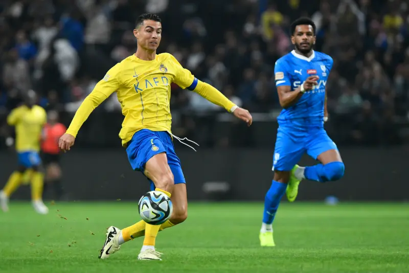 ▲「C羅」Cristiano Ronaldo惹麻煩，賽後對球迷比出猥褻動作，遭沙烏地足協調查。（圖／美聯社／達志影像）