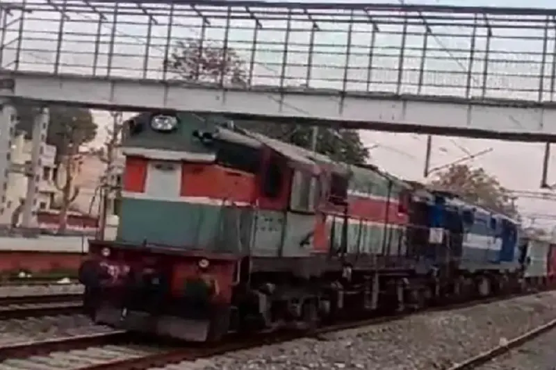 離譜！印度火車在「無人駕駛」下飛馳　以時速100公里行進逾5車站