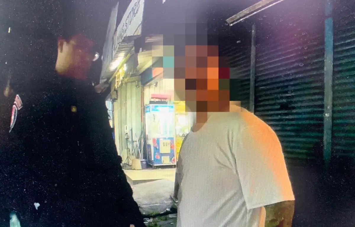 ▲保大特勤中隊發現楊男違停隨即上前關心，過程中警方聽聞楊男所述說詞不合邏輯並見其神情緊張，遂請楊男下車接受盤查。（圖／記者郭凱杰翻攝）