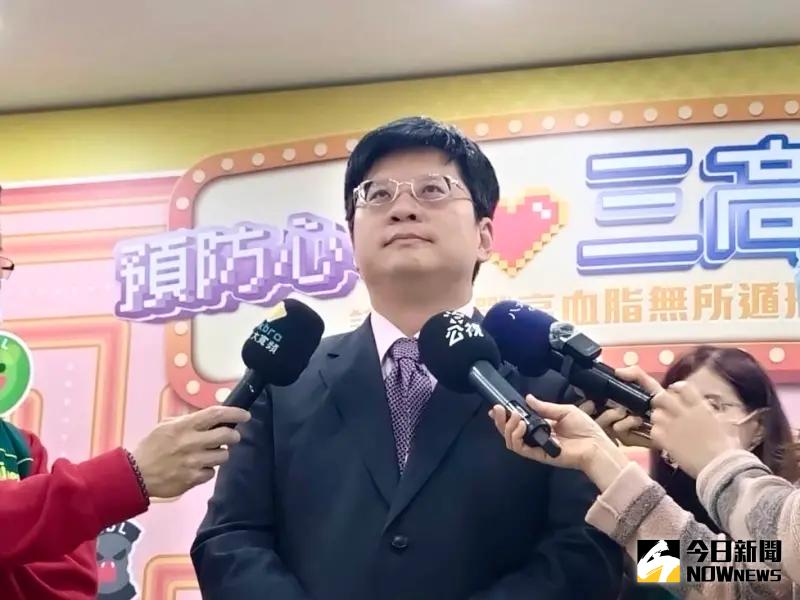 ▲台灣心肌梗塞學會理事長黃群耀提醒，呼籲民眾注意身體警訊，切勿覺得小毛病「放著會自己好」。（圖／記者林志怡攝，2024.02.27）