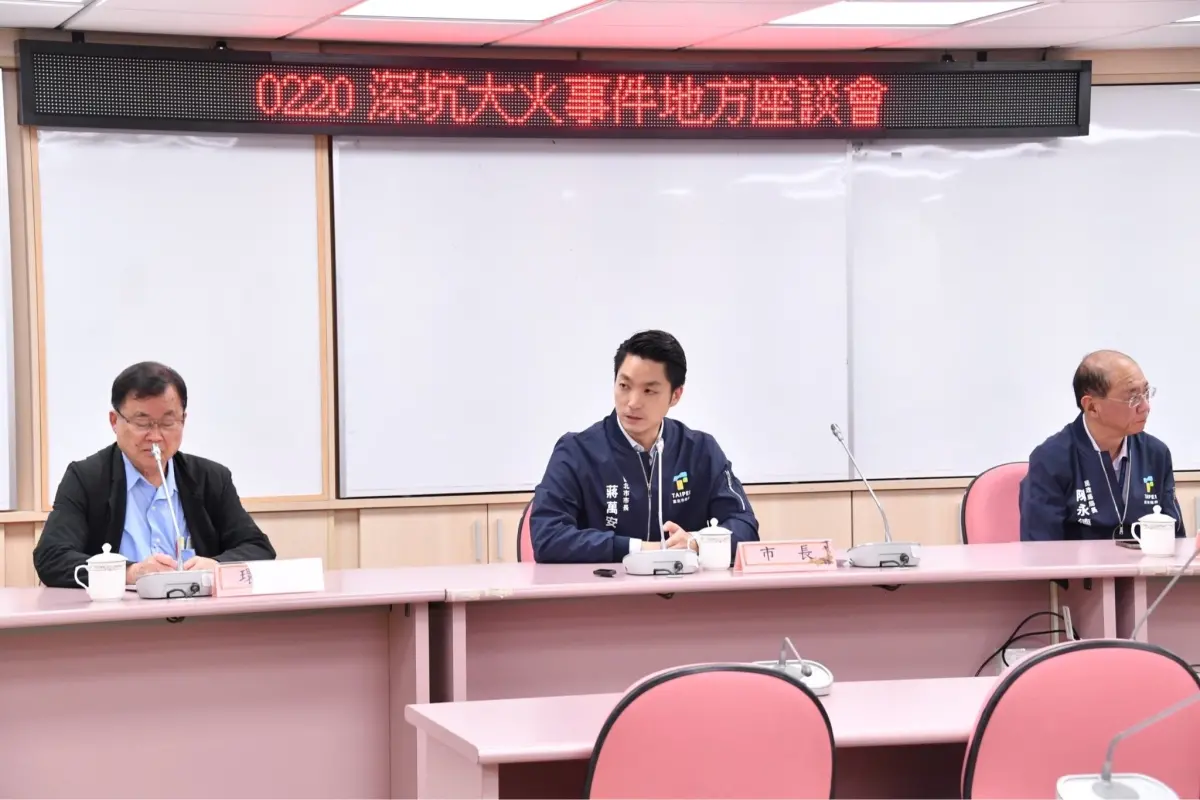 ▲蔣萬安3月將進行小內閣改組，環保局長吳盛忠（左1）已經主動請辭。（圖／北市府提供）