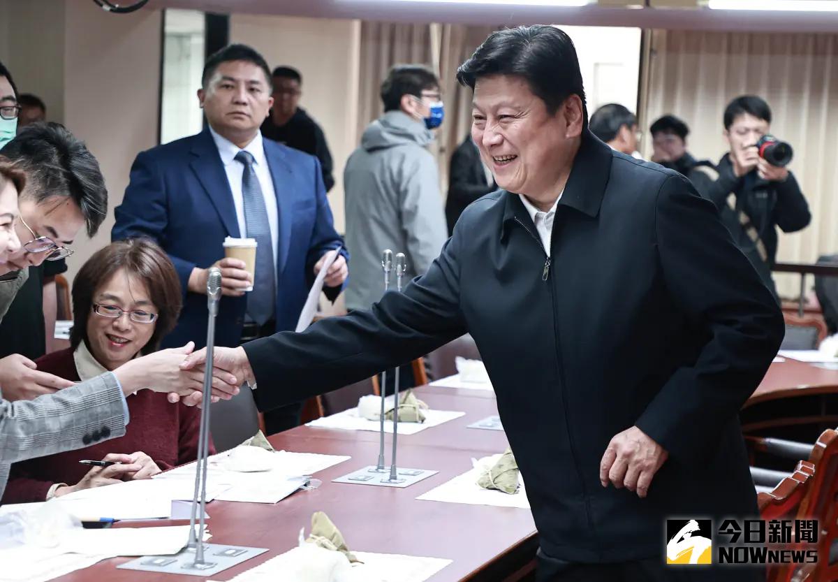 ▲國民黨重彈藍加白大於綠的藍白合，引起藍營支持者強烈反彈，錯估形勢，進退失據，頗為難堪。圖為國民黨立院黨團總召傅崐萁。（圖／記者政勳攝 , 2024.02.29）