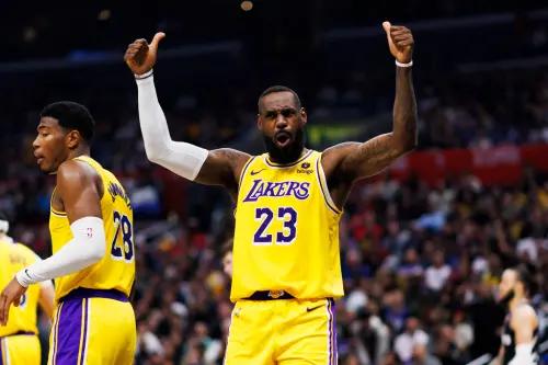 ▲LeBron James大爆發，末節灌進19分，壓過快艇全隊的16分。（圖／美聯社／達志影像）