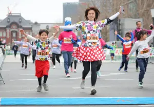 ▲2007年首次舉行的「東京馬拉松」，至今有17年歷史，還有親子跑可以報名。（圖／東京馬拉松官網）