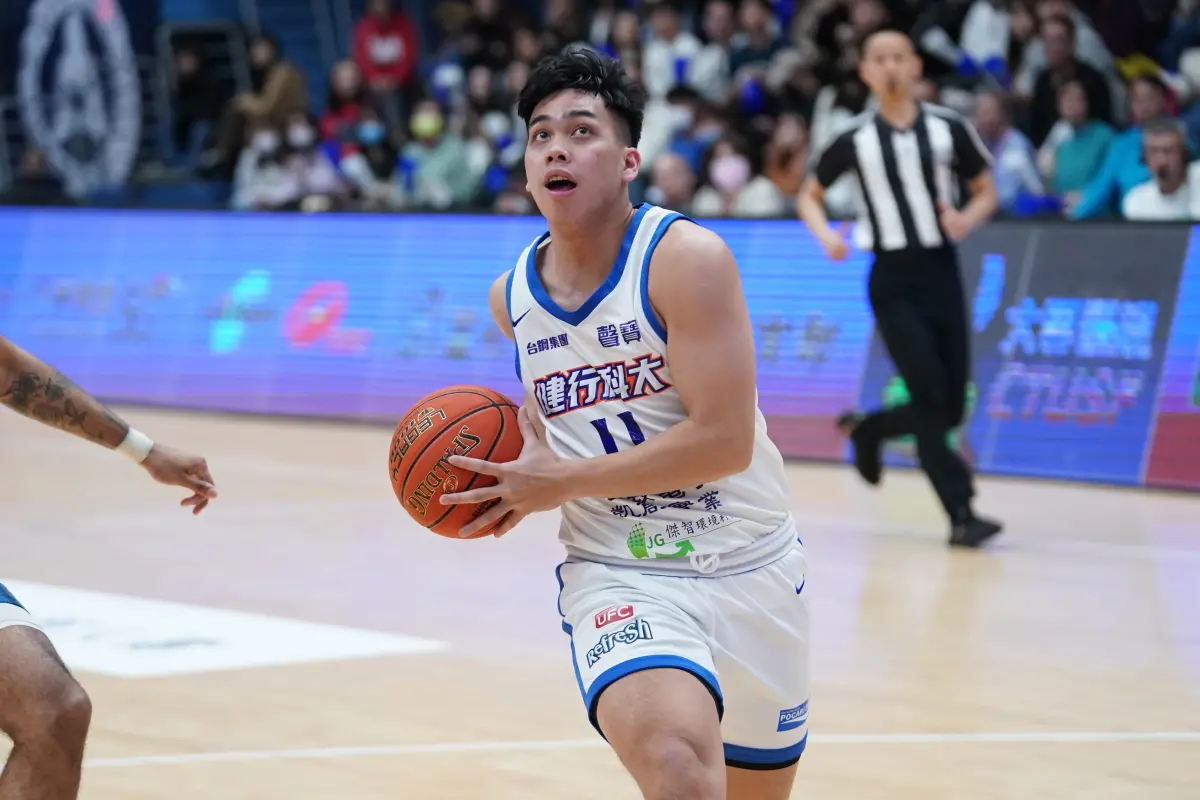 ▲健行潘偉傑終場9分，其中7分都在末節上場的3分鐘內拿下，包含穩住健行勝果的最後兩罰。（圖／大專體總提供）