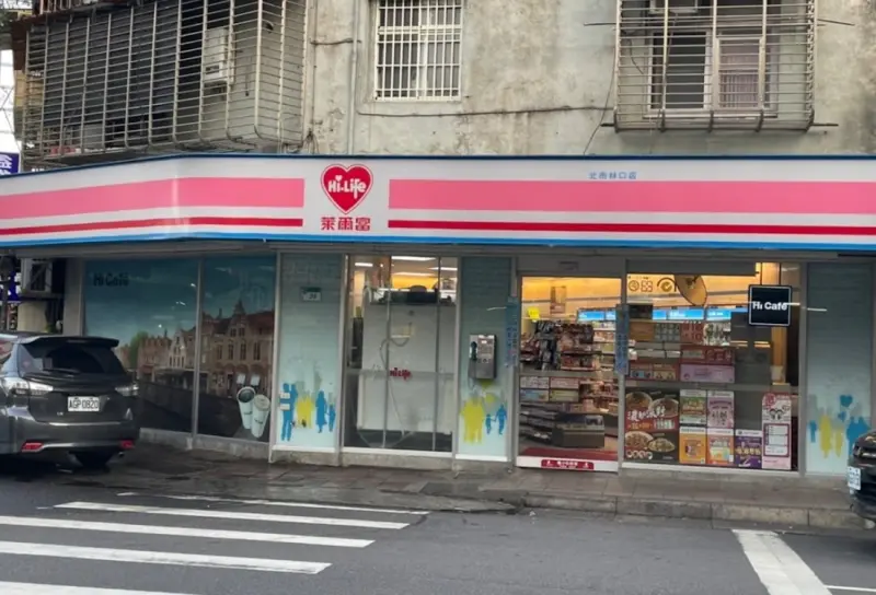 ▲台灣四大超商之一的萊爾富，因為規模比較小、分佈店家不多，經常被稱為是「專門取貨」的超商。（圖/萊爾富Google評論）