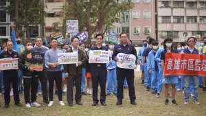 大型車開進校園　高市警交通大隊長黃元民叮嚀這些事要注意
