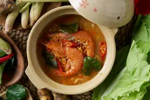 ▲泰式冬蔭功湯麵可以隨口味調整辣度、酸度，還可根據喜好，在湯中加入蝦子等配料一起享用。（圖／品牌提供）