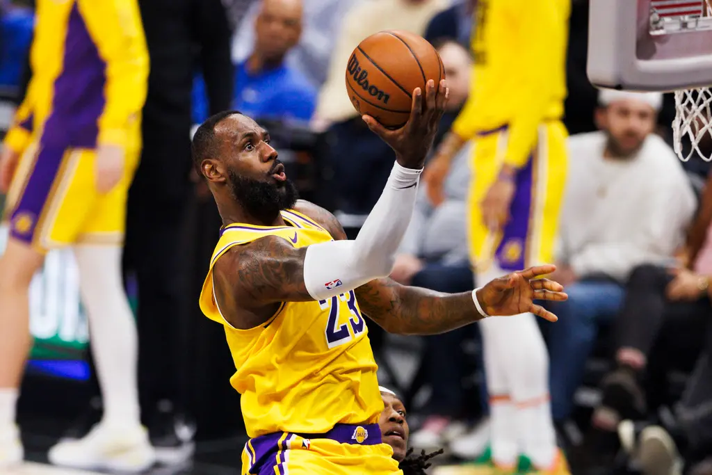 ▲即將邁入39歲的洛杉磯湖人球星「詹皇」LeBron James，迎來個人第21個NBA賽季，有機會成為史上第一位達成4萬分里程碑的球員。（圖／美聯社／達志影像）