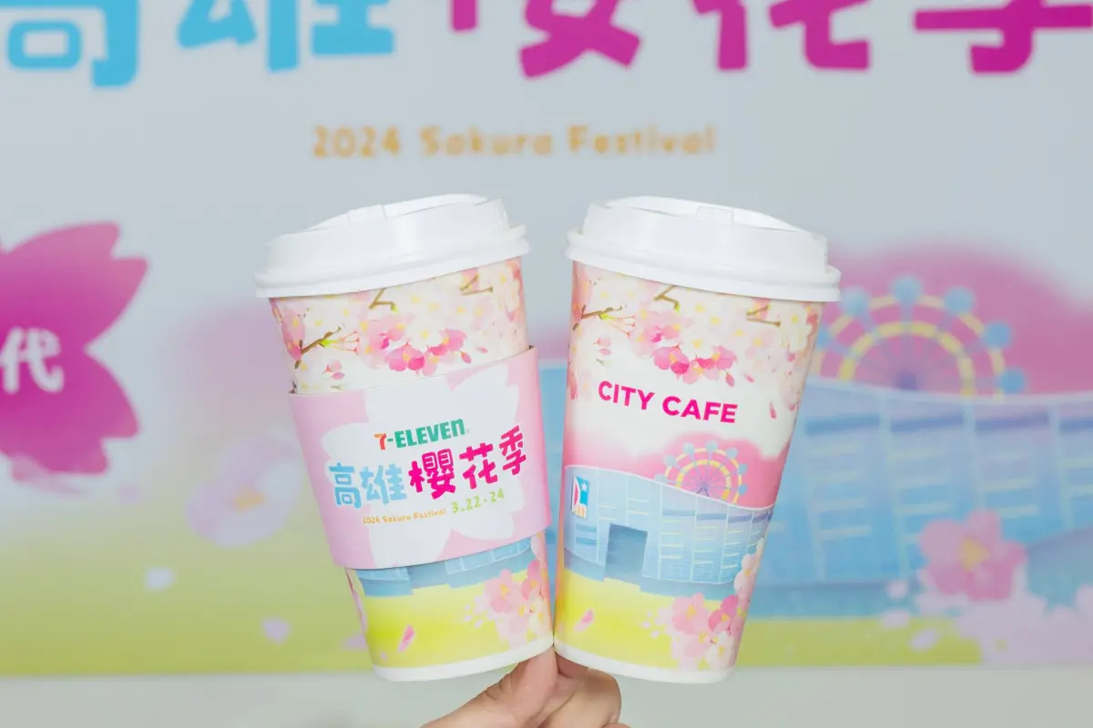 ▲超商週末優惠，7-11行動隨時取熱摩卡、熱可可歐蕾10杯組合，平均單杯38元開喝，門市珍珠奶茶限時買1送1。（圖／7-11提供）