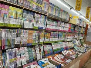 ▲除了購買文具用品，也有許多高雄人習慣在鳳山大書城買參考書等書籍。（圖／取自鳳山大書城臉書）