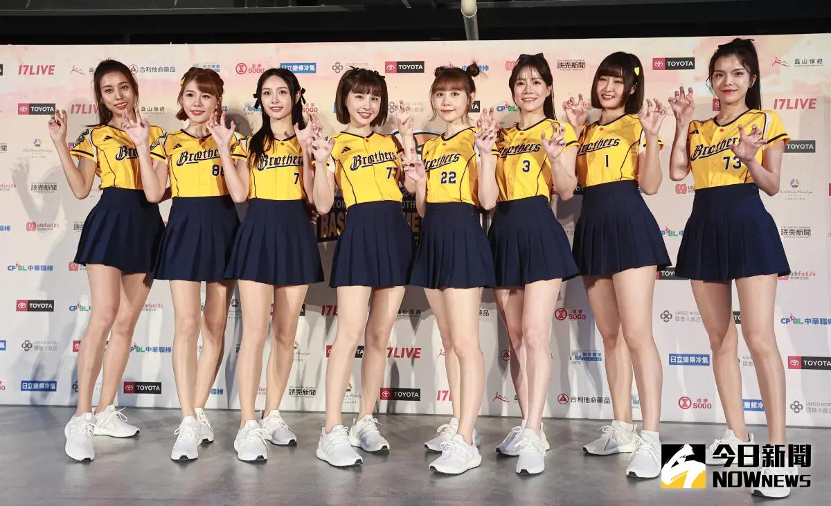 ▲兄弟啦啦隊passion sister在讀賣巨人90週年台灣試合展現台式應援。（圖／記者葉政勳攝 , 2024.03.02）