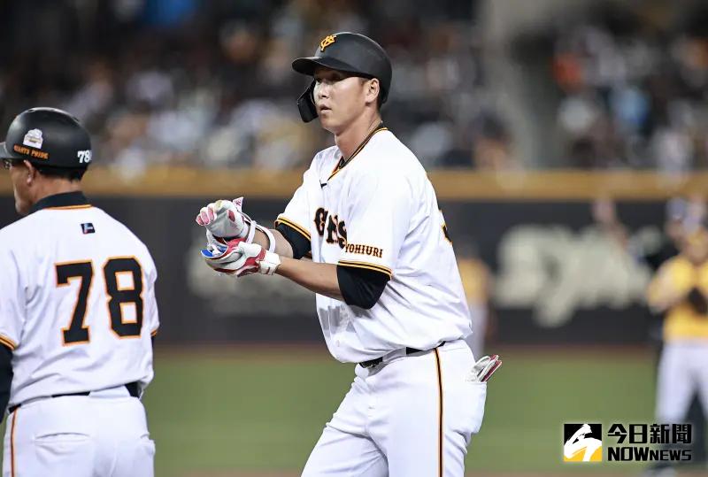 ▲讀賣巨人秋広優人去年來台參加親善試合時表現出賽，在MVP頒獎台上高喊「我愛台灣」。（圖／記者葉政勳攝 , 2024.03.02）