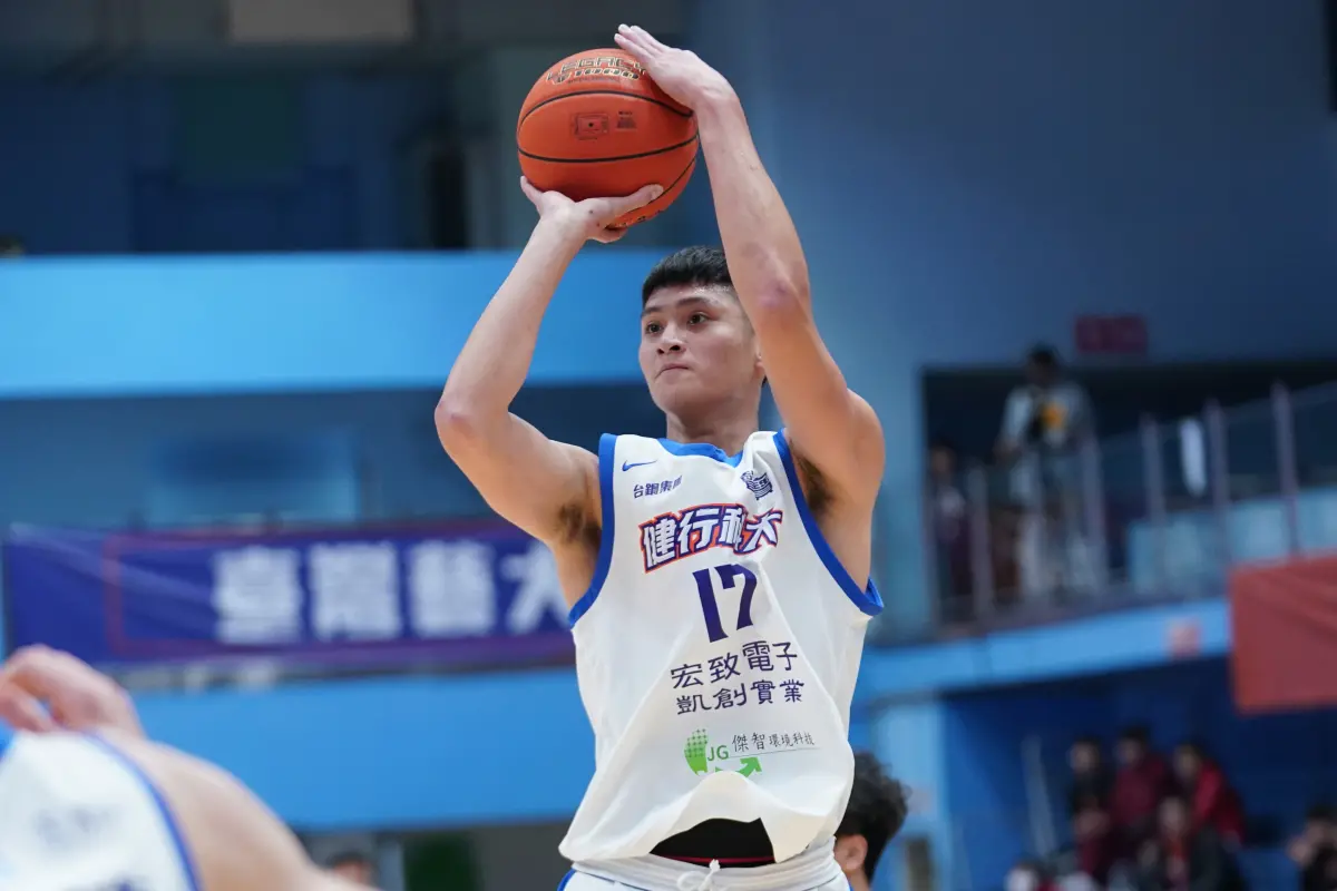 ▲健行蔡宸綱11分11籃板、外帶4助攻，幫助球隊拿下四強門票。(圖／大專體總提供)