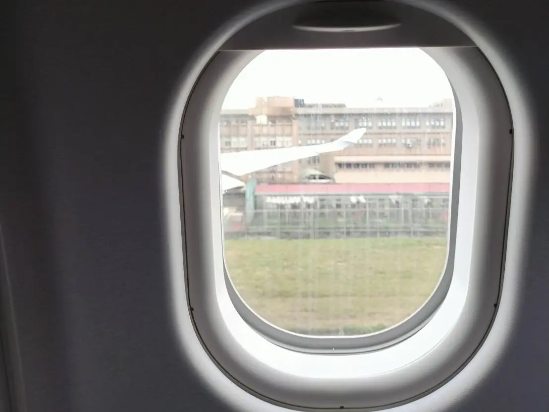 ▲由於降落時風勢過強，華航班機在松機降落2次均失敗，機長立即轉降桃機成功落地。（示意圖／讀者提供）