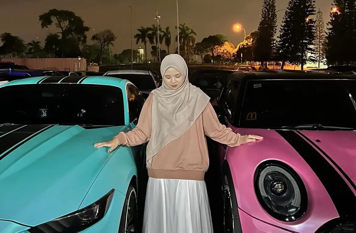 ▲大馬網紅蘇菲雅（Sofiaaary）近期上傳影片，稱被男友的媽媽逼迫分手，因為她太愛曬照，引發網友迴響。（圖／翻攝自Instagram）