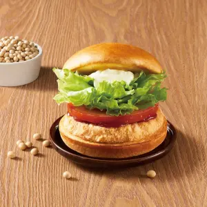 ▲摩斯漢堡新早餐「元氣豆腐雞布里歐堡」70元。（圖／摩斯漢堡提供）