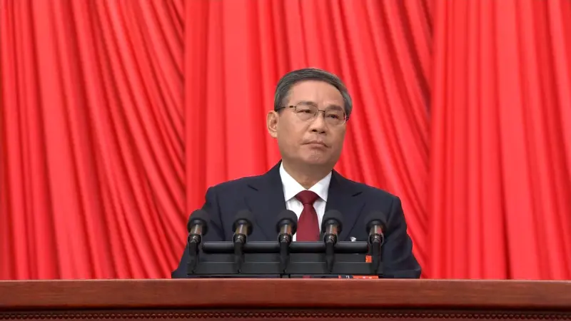 ▲中國國務院總理李強發表任內首次工作報告，將2024年的GDP增長目標定為5%左右。（圖／擷取自CCTV直播）