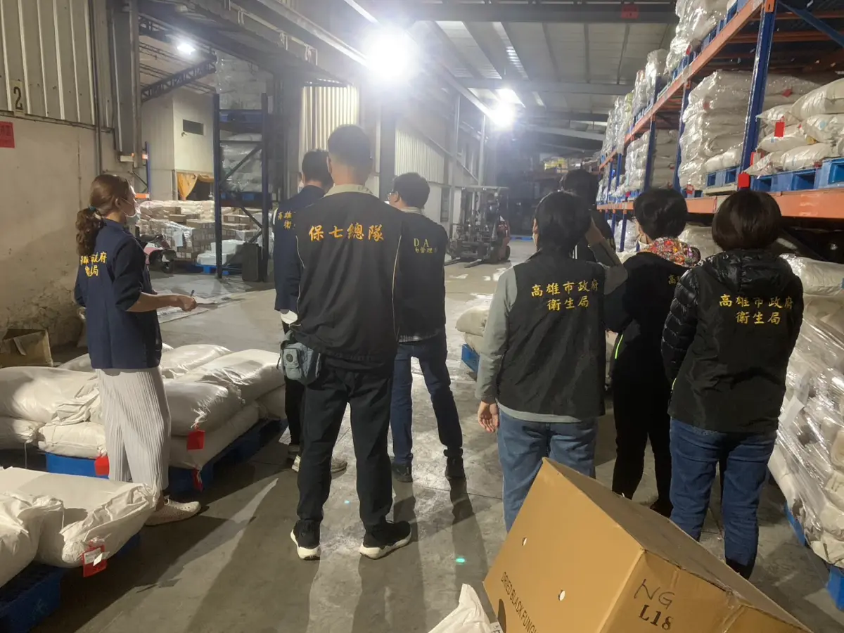 ▲高市府衛生局持續追查蘇丹紅辣椒粉流向，發現維力、八方雲集、牛頭牌等公司均曾採購問題辣椒粉。(圖／高市府提供)