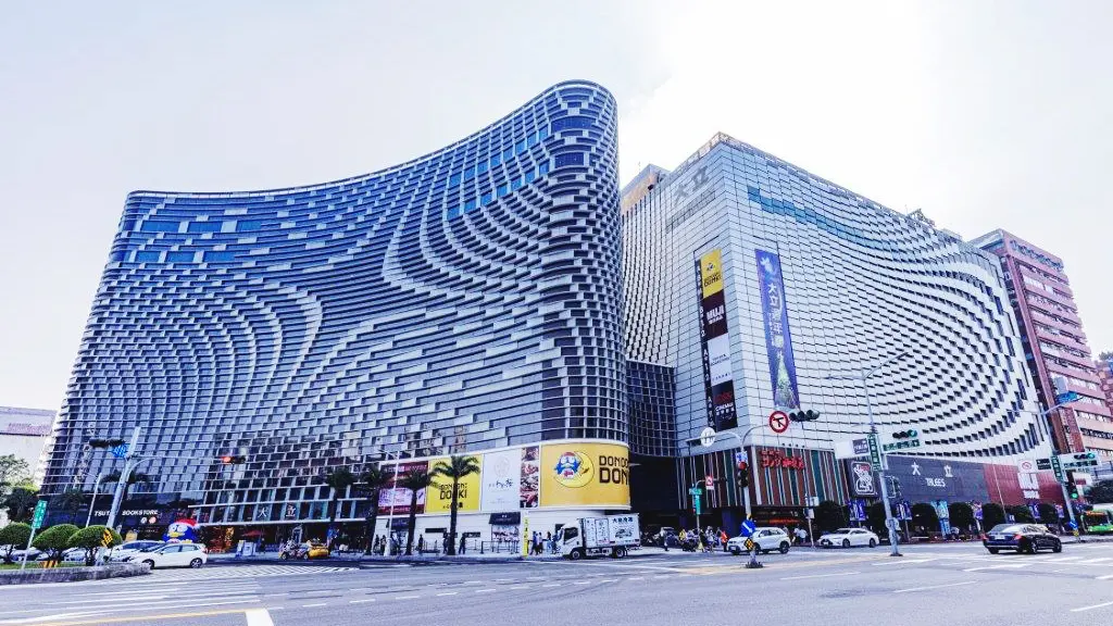 ▲因應季節轉換，大立百貨規劃三道春天養生保養術，強調「肌膚保養、食補養身及智能家電」多管齊下讓大家都可以做自已的女王。（圖／大立百貨提供）