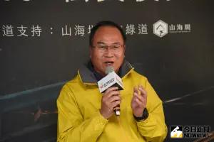 本次賽道的幕後關鍵人物-世界田徑總會(WA)國際馬拉松路跑協會(AIMS)全臺唯一具國際A級丈量資格的趙子文丈量員說,在丈量賽道時,會將瓊斯計數器裝在自行車輪軸上,在一條至少三百公尺的直線車道上進行校準 ▲本次賽道的幕後關鍵人物-世界田徑總會(WA)國際馬拉松路跑協會(AIMS)全臺唯一具國際A級丈量資格的趙子文丈量員說,在丈量賽道時,會將瓊斯計數器裝在自行車輪軸上,在一條至少三百公尺的直線車道上進行校準。(圖/記者陳明中攝)