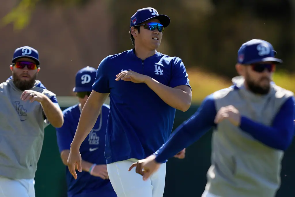 ▲大谷翔平戴上太陽眼鏡，要價9465台幣。（圖／美聯社／達志影像）