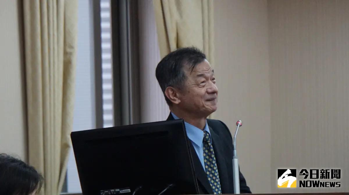 ▲國民黨要求修法，讓陸配取得身分證的年限比照外配，但邱太三態度保留。（圖／記者呂炯昌攝，2024.03.06）