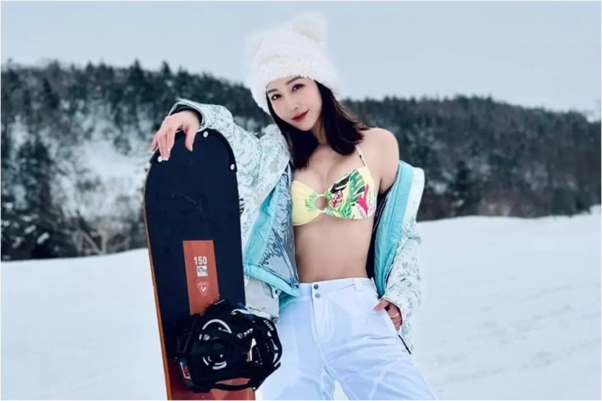 ▲曾莞婷雪地裡辣秀比基尼，寫上「先給你們小辣」，預告後面還會有更性感的照片。（圖／曾莞婷臉書）