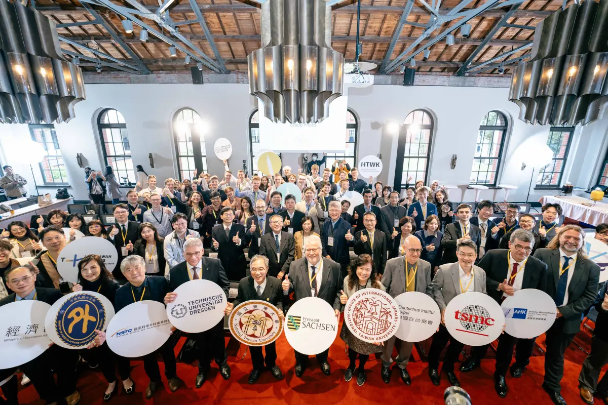 ▲台灣大學今（6）日舉辦「半導體人才培育計畫」始業暨歡迎典禮，共計30名國際生來台接受1學期的學科訓練。（圖／台大提供）