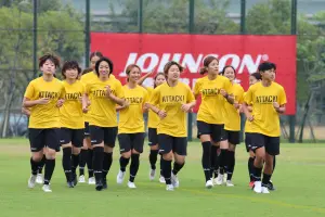 高雄先鋒女足球員全體於楠梓球場練球展現高昂士氣。(圖/健身工廠提供) ▲高雄先鋒女足球員全體於楠梓球場練球展現高昂士氣。(圖/健身工廠提供)