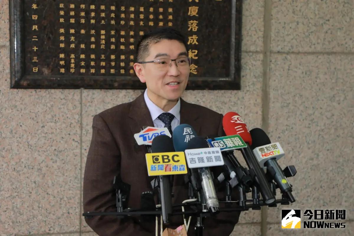 ▲今（6）日民進黨基隆市議會黨團召開記者會，出示一段音檔控訴謝國樑動員二信家族企業連署罷免，遭罷免名單包含議長童子瑋、議員張之豪、議員鄭文婷。（圖／市府提供）