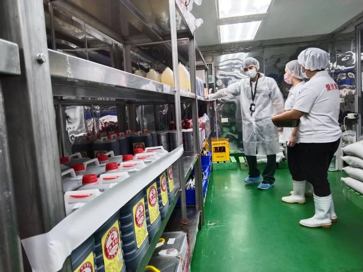 ▲「蘇丹紅」致癌辣椒粉流竄全台，引發民眾人心惶惶。為了學童身體健康安全，新北市教育局今（6）日宣布，即日起學校午餐暫緩使用辣椒粉及咖哩粉等調味料，將實施3個月後進行評估是否解除。（圖／教育局提供）