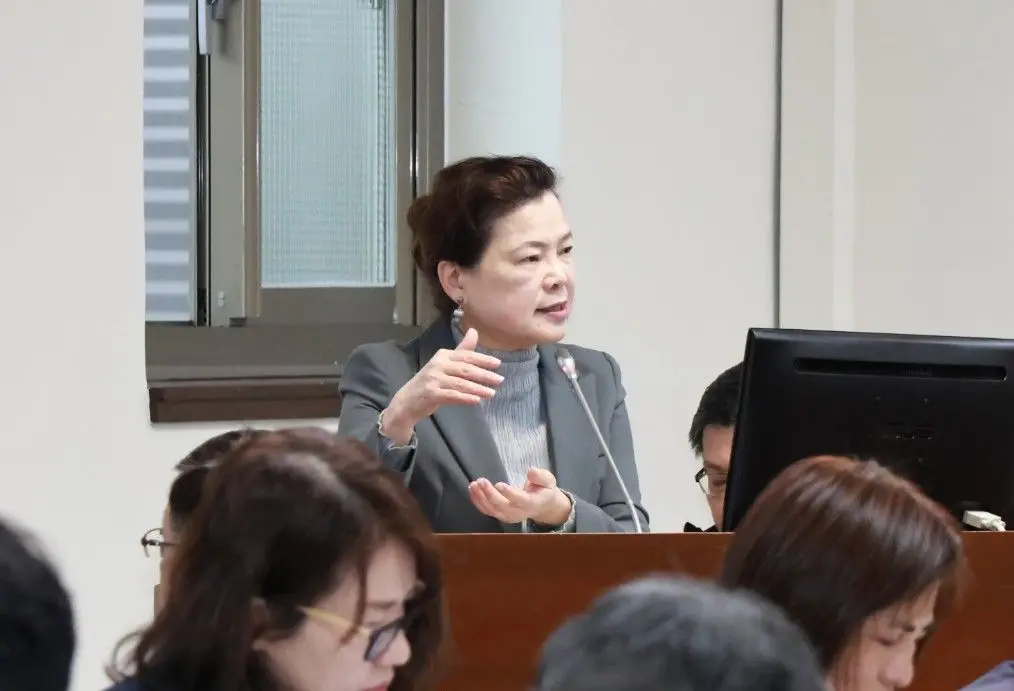 ▲經濟部長王美花於今（7）日赴立院報告電價調漲相關事項。（圖／記者吳翊緁攝影）