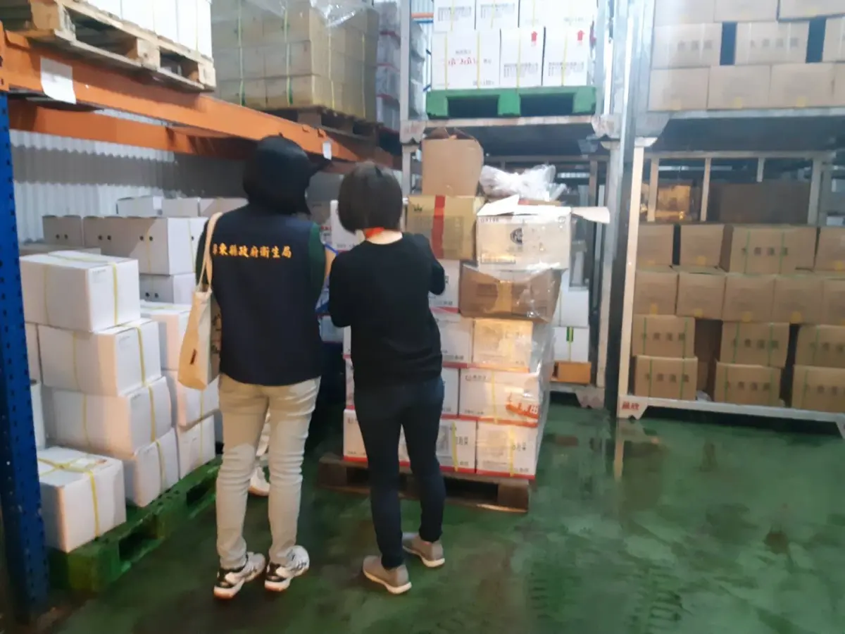 ▲蘇丹紅風暴延燒，各縣市衛生局派員前往查核食品工廠。（圖／屏東縣府提供）
