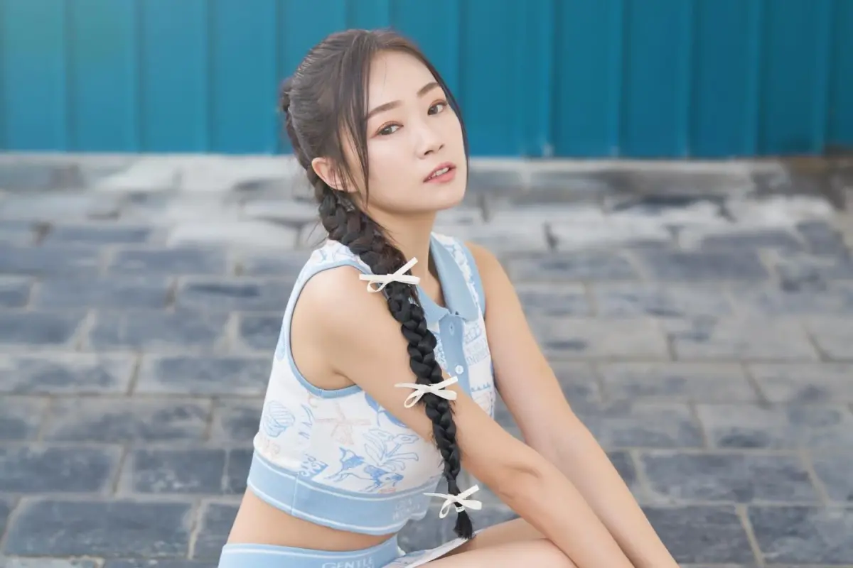 ▲丫頭爆料自己幫兩名女藝人搶演唱會門票最後卻被放鳥；週刊今指出，兩名女星正是熊熊、張景嵐，張景嵐正面回應否認謠言。（圖／丫頭臉書）