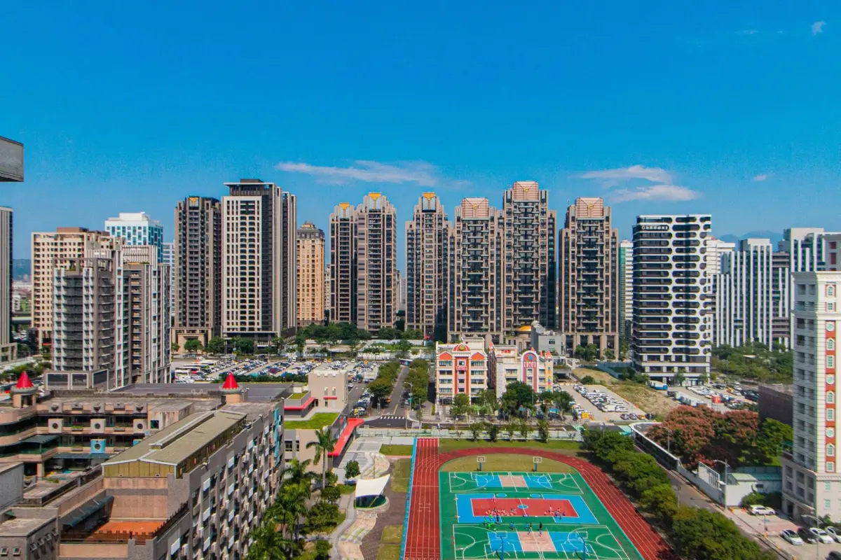 ▲財政部統計，2023全台房仲業銷售額達833.12億元，連2年下滑，量縮4.2%，從縣市別來看，只有嘉義縣、基隆市逆勢成長，其中嘉義成長58.2%最多。（圖／永慶房屋提供）