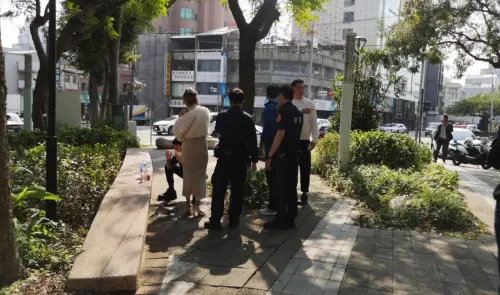 丟丟妹男友遭當街痛毆!2人深夜赴警局作筆錄 怒告「殺人未遂」