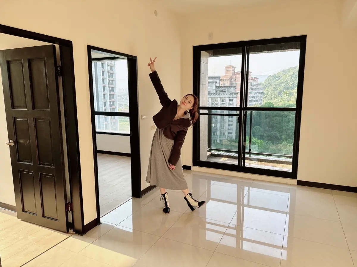 ▲林筵諭（勇兔）買下汐止25坪房子，與六月、大牙當鄰居。（圖／翻攝林筵諭臉書）