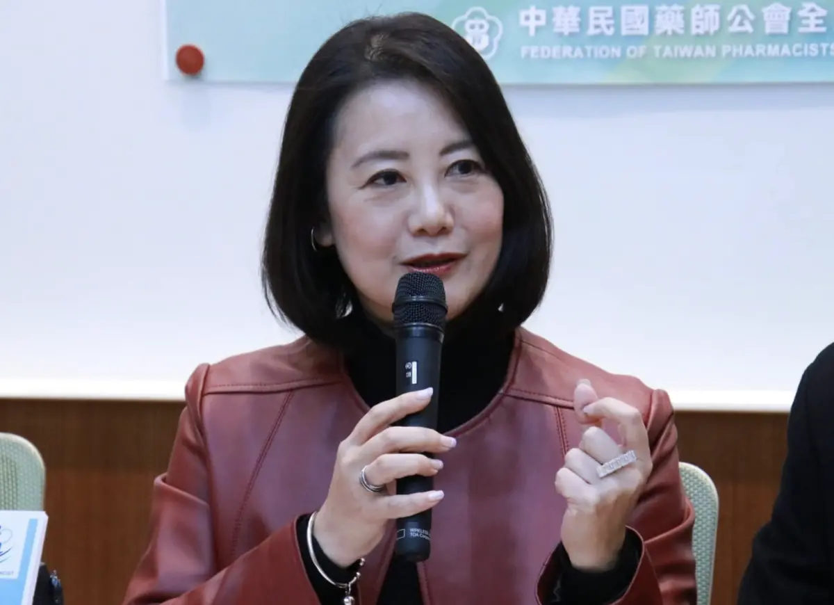 ▲對於國民黨提案不在籍投票，吳思瑤強調國民黨的不在籍投票，等於大辣辣地為中國介選大開後門，質疑藍營所要的版本，恐怕就是中國想要的版本。（圖／翻攝自吳思瑤臉書）