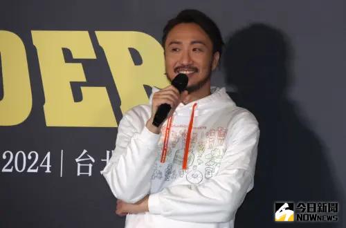 鄭中基在台北場演唱會結束後,接受媒體訪問。(圖/記者朱永強攝) ▲鄭中基在台北場演唱會結束後,接受媒體訪問。(圖/記者朱永強攝)