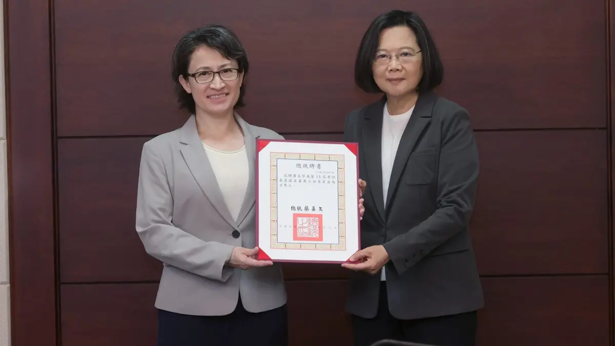 ▲準副總統蕭美琴日前將許多自用物品從美國運送回台，傳出透過外交部要求關務署免23瓶私酒查驗一事。（圖／翻攝蕭美琴臉書）