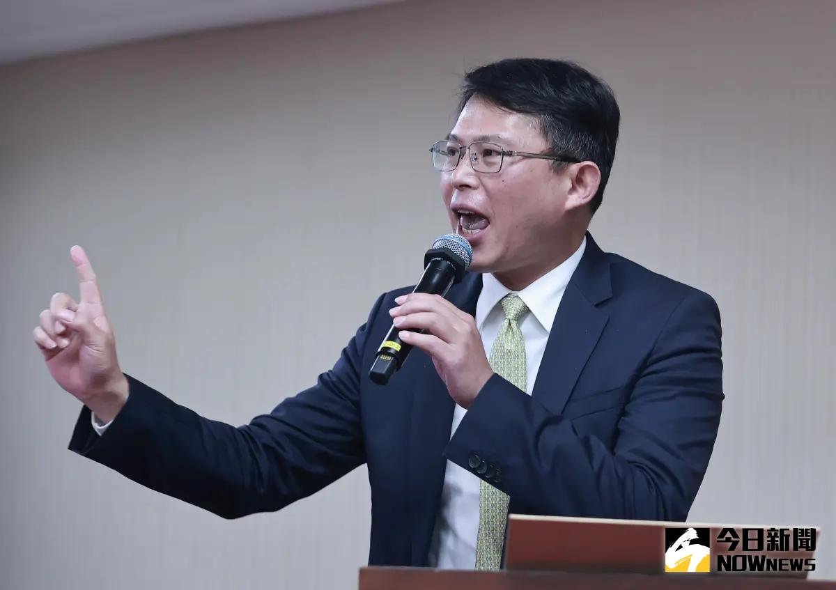 ▲民眾黨立委黃國昌不滿NCC洩漏個資。（圖／記者葉政勳攝 , 2024.03.11）