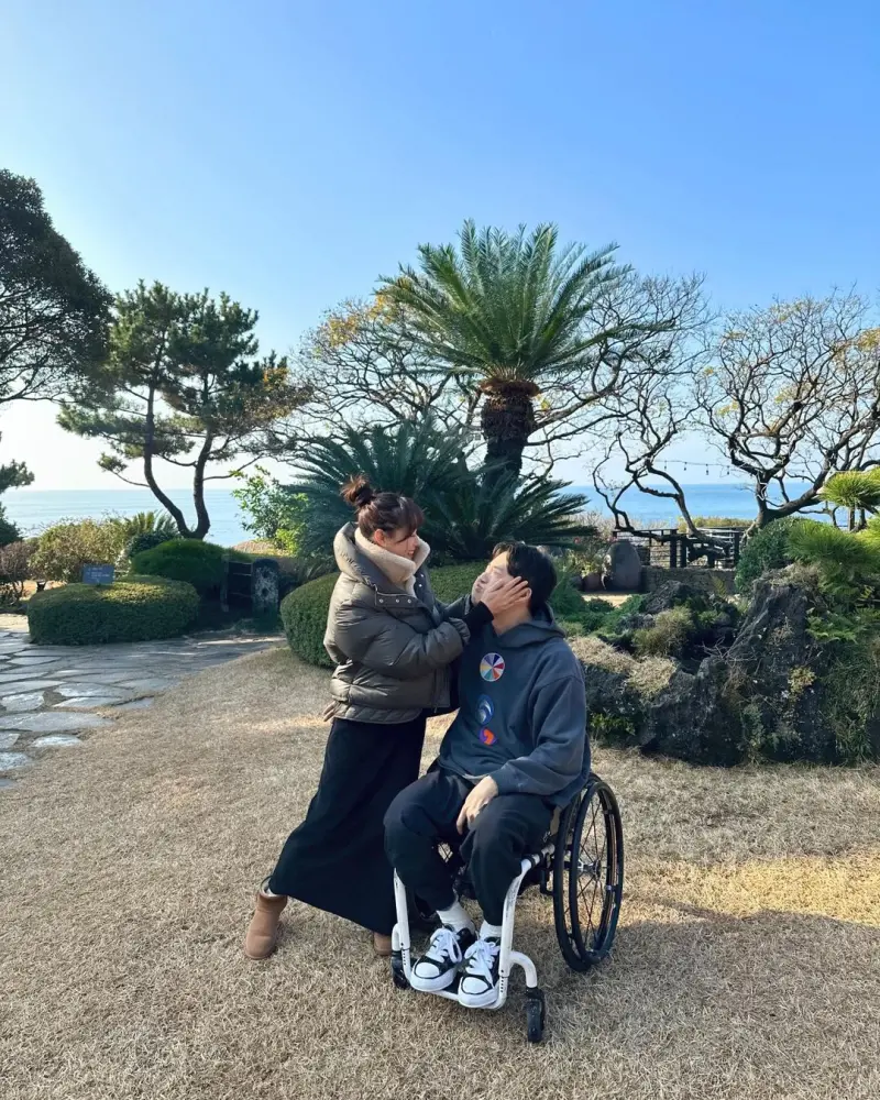▲宋枝恩(左)跟朴偉的愛情故事正向又暖心,許多人為此感動。(圖/宋枝恩IG)