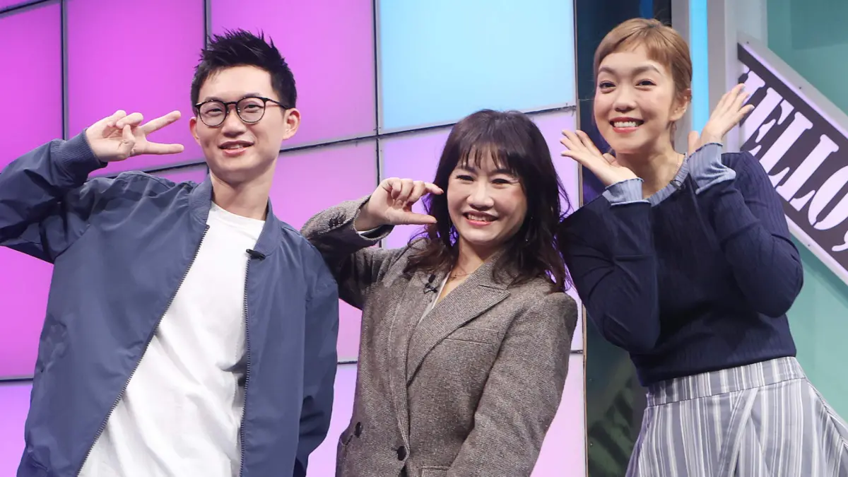 ▲王淺秋（中）上節目分享韓國瑜當時引發熱議的「膝蓋走路」絕技，讓她當下直呼：「完了！」（圖／公視提供）